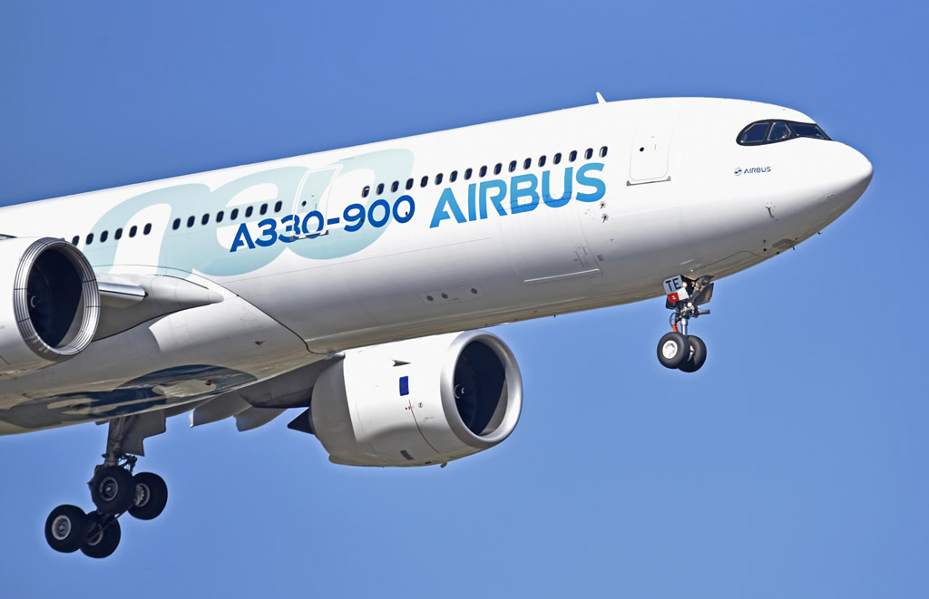 Airbus A 330-900 neo F-WTTE 